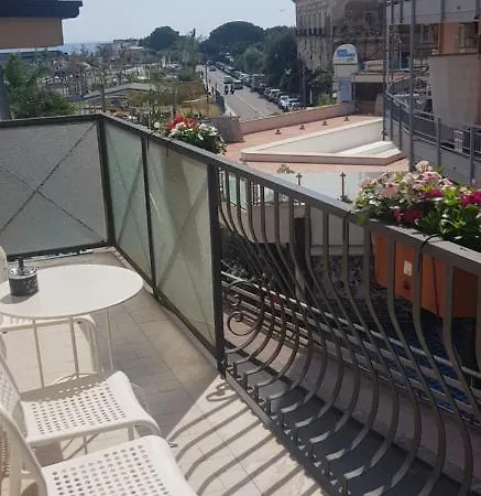 住宿加早餐酒店 La Costa Di Naxos 贾迪尼-纳克索斯