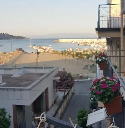 La Costa Di Naxos 贾迪尼-纳克索斯