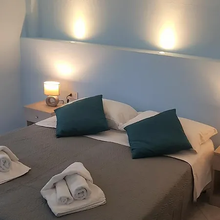 住宿加早餐酒店 La Costa Di Naxos 贾迪尼-纳克索斯