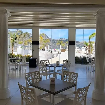 La Costa Di Naxos Alojamento de Acomodação e Pequeno-almoço Giardini Naxos